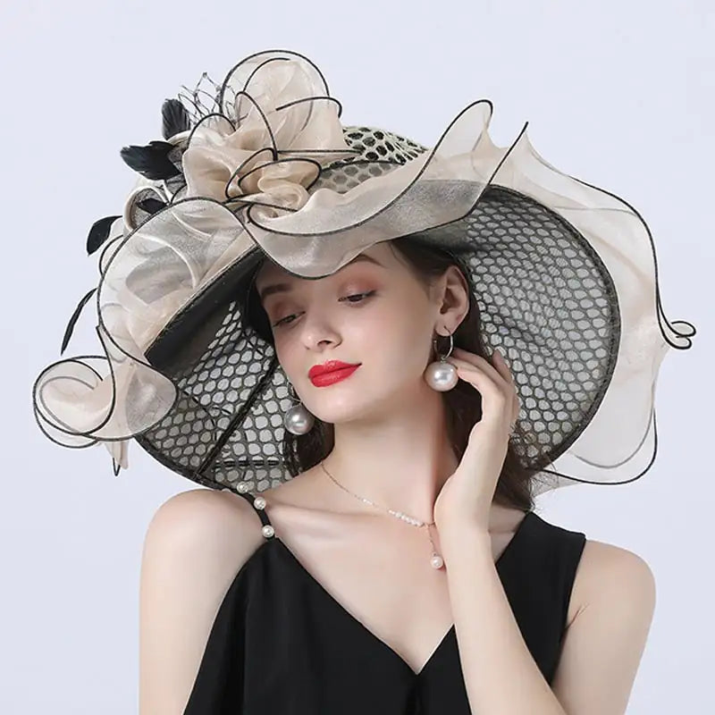 Broad-Brimmed Women's Hat with Mesh Flower Decor