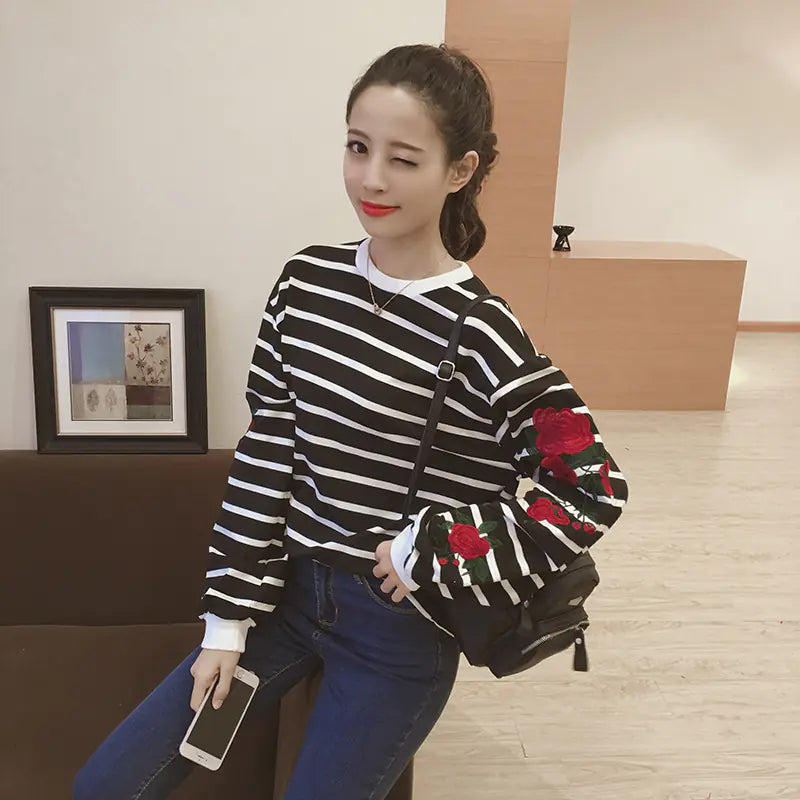 Embroidered Flower Sweatshirt