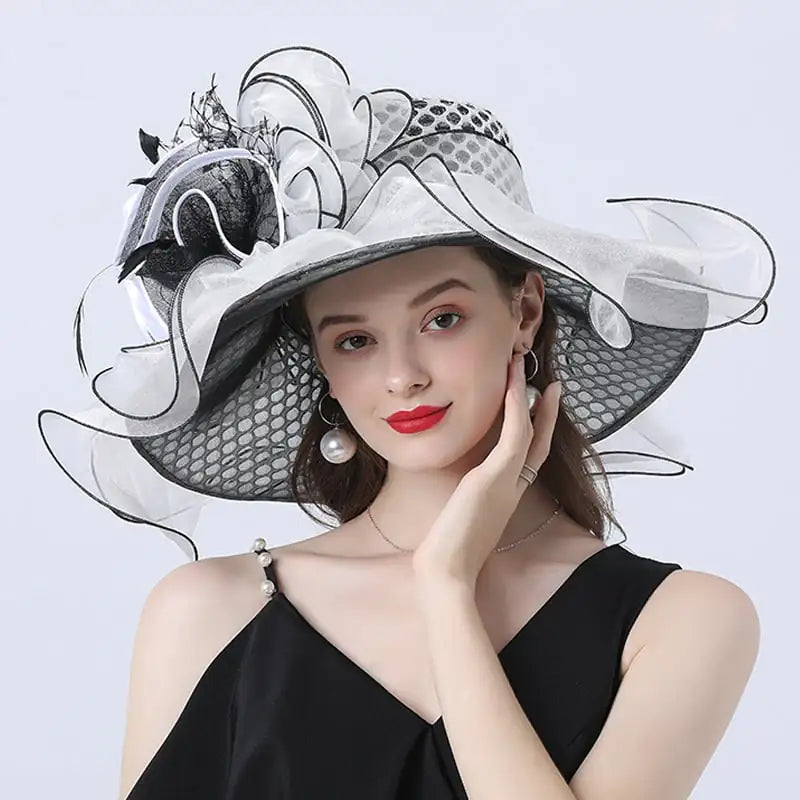 Broad-Brimmed Women's Hat with Mesh Flower Decor
