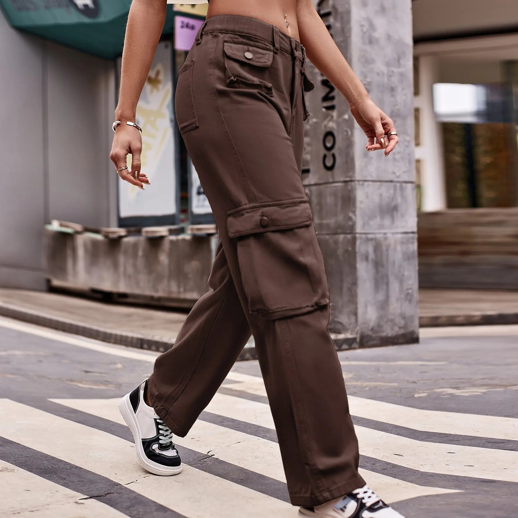 Casual Women's Jeans with Multi-pocket Design