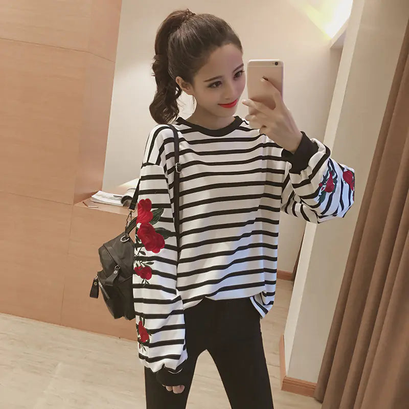 Embroidered Flower Sweatshirt