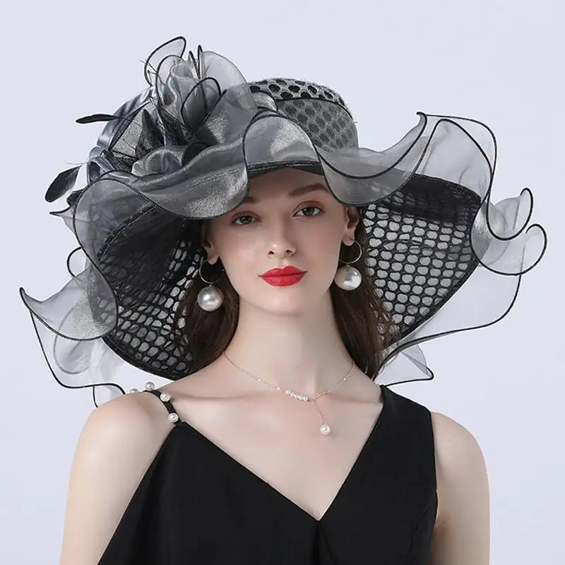 Broad-Brimmed Women's Hat with Mesh Flower Decor