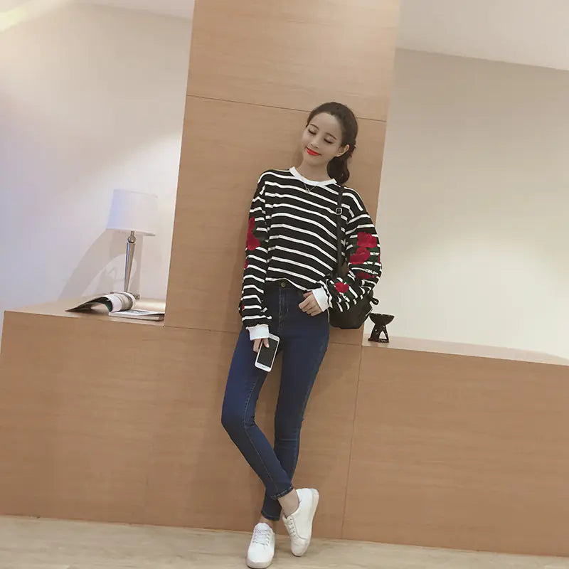Embroidered Flower Sweatshirt