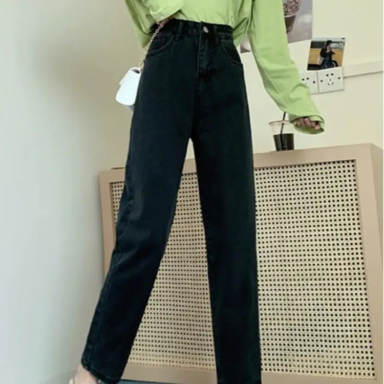 High Waisted Loose Fitting Women's Jeans