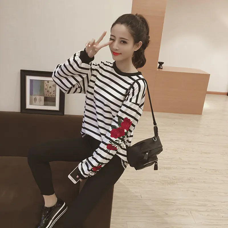 Embroidered Flower Sweatshirt